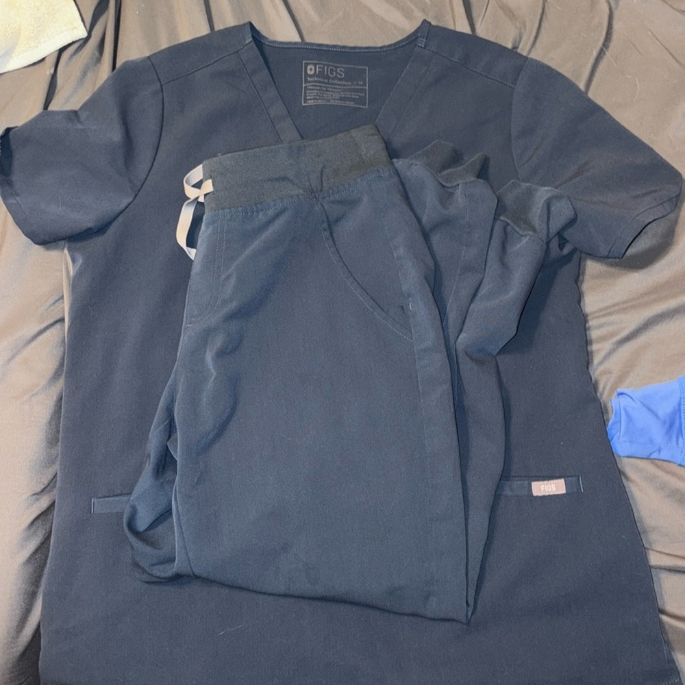 Figs scrubs